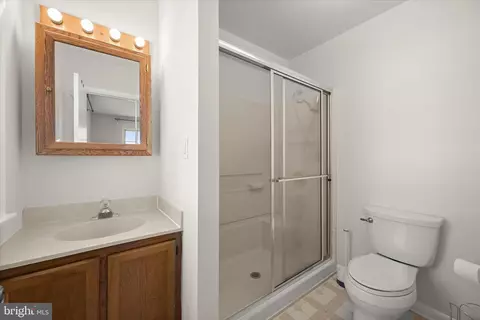 Bath - 1443 Rehling Dr, Edgewater, MD 21037 photo 1 of 4