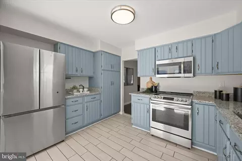 Kitchen - 1443 Rehling Dr, Edgewater, MD 21037 photo 2 of 4