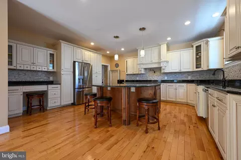 Kitchen - 2123 Beach, Pasadena, MD 21122 photo 4 of 5