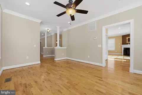 Living - 2123 Beach, Pasadena, MD 21122 photo 8 of 10