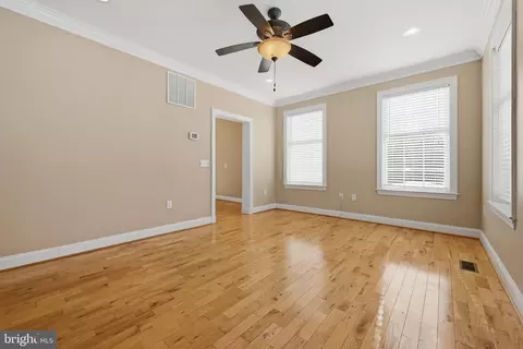 Living - 2123 Beach, Pasadena, MD 21122 photo 9 of 10