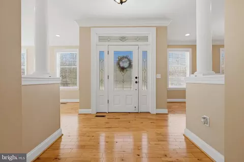 Entry Way - 2123 Beach, Pasadena, MD 21122 photo 1 of 8