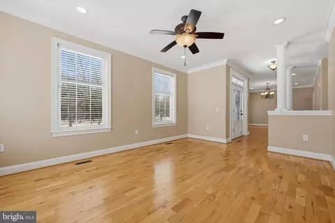 Living - 2123 Beach, Pasadena, MD 21122 photo 7 of 10