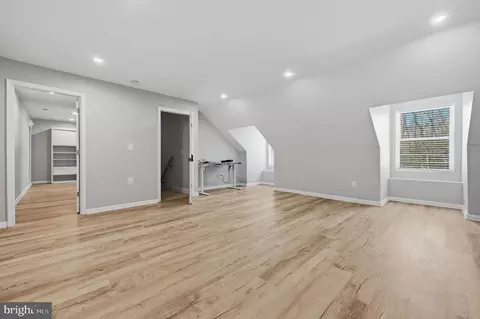 Entry Way - 2123 Beach, Pasadena, MD 21122 photo 5 of 8