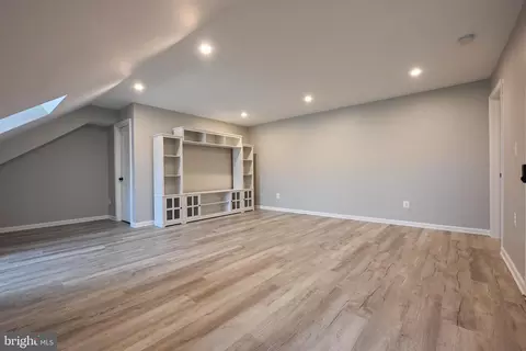 Living - 2123 Beach, Pasadena, MD 21122 photo 10 of 10