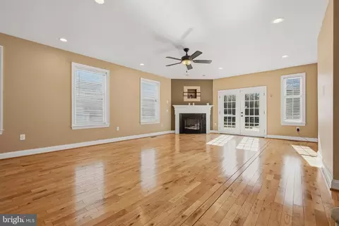Living - 2123 Beach, Pasadena, MD 21122 photo 3 of 10