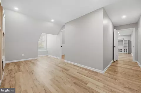 Entry Way - 2123 Beach, Pasadena, MD 21122 photo 6 of 8