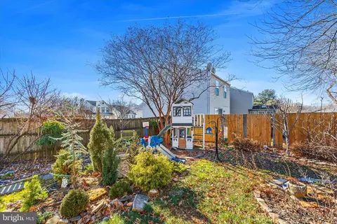 Exterior - 7914 Leeds Dr, Pasadena, MD 21122 photo 8 of 13