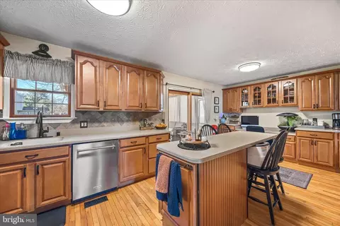 Kitchen - 7914 Leeds Dr, Pasadena, MD 21122 photo 2 of 4