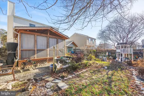 Exterior - 7914 Leeds Dr, Pasadena, MD 21122 photo 10 of 13