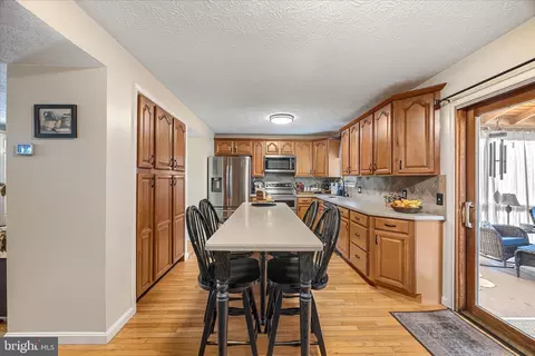 Kitchen - 7914 Leeds Dr, Pasadena, MD 21122 photo 4 of 4