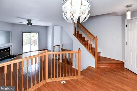 120 Forests Edge Pl, Laurel, MD 20724 photo 4