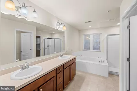 Bath - 8457 Winding Trl, Laurel, MD 20724 photo 2 of 3