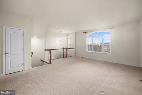 Living - 8457 Winding Trl, Laurel, MD 20724 photo 4 of 8