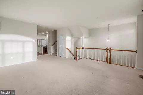 Living - 8457 Winding Trl, Laurel, MD 20724 photo 2 of 8