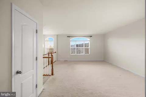 Living - 8457 Winding Trl, Laurel, MD 20724 photo 5 of 8