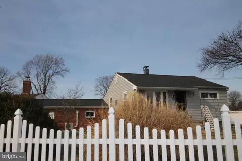 102 Fernglen Ave, Glen Burnie, MD 21061