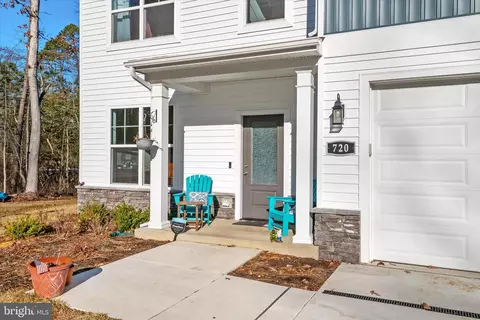 720 Bridge Dr, Pasadena, MD 21122 photo 8