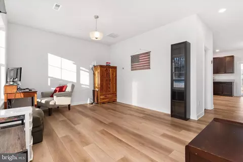 720 Bridge Dr, Pasadena, MD 21122 photo 11