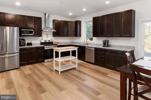 720 Bridge Dr, Pasadena, MD 21122 photo 13