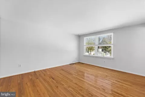 Living - 785 Macsherry Dr, Arnold, MD 21012 photo 8 of 10