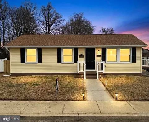 8537 Creek Rd, Pasadena, MD 21122 photo 3