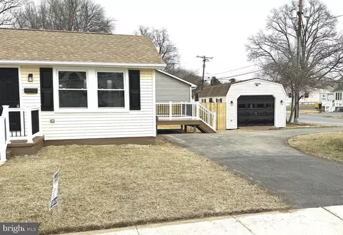 8537 Creek Rd, Pasadena, MD 21122 photo 2