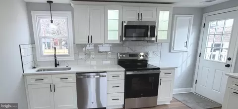 8537 Creek Rd, Pasadena, MD 21122 photo 6