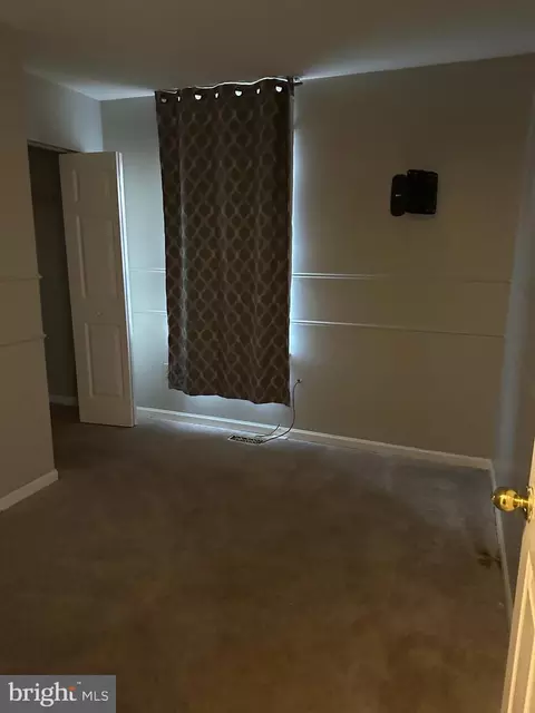 8129 Mountain View Cir, Pasadena, MD 21122 photo 19