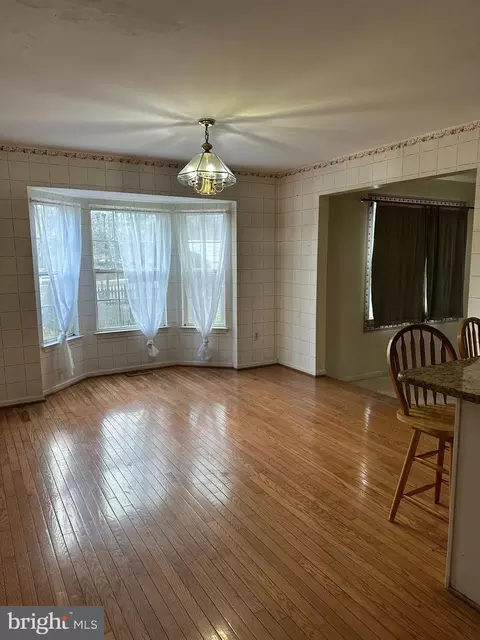8129 Mountain View Cir, Pasadena, MD 21122 photo 5