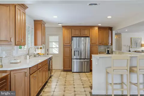 Kitchen - 3531 S River Ter, Edgewater, MD 21037 photo 1 of 3