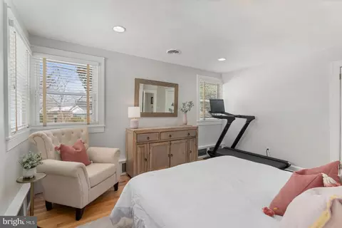 Bedroom - 3531 S River Ter, Edgewater, MD 21037 photo 3 of 4