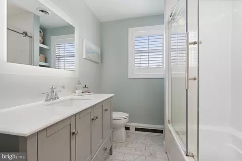 Bath - 3531 S River Ter, Edgewater, MD 21037 photo 3 of 3
