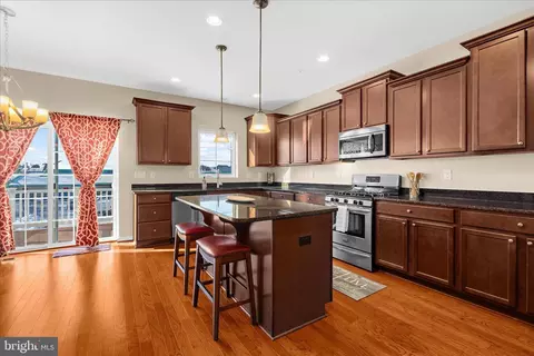 541 Bluffton Dr, Glen Burnie, MD 21060