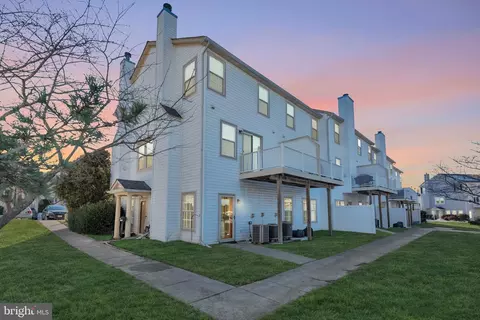 1523 Danewood Ct, Crofton, MD 21114