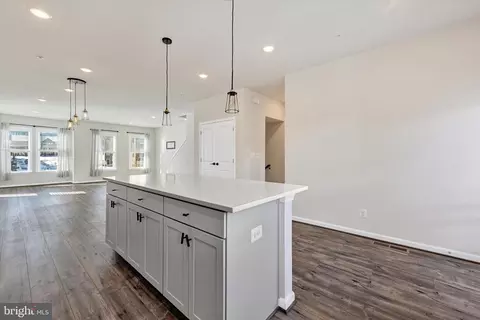 Entry Way - 219 Oakpine Dr, Laurel, MD 20724 photo 4 of 6