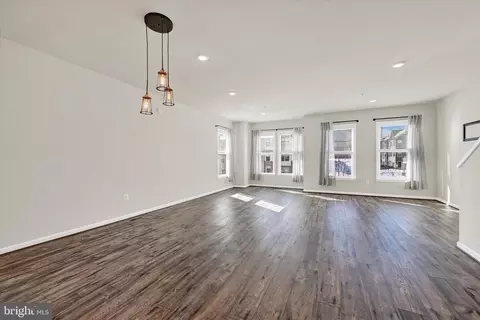 Living - 219 Oakpine Dr, Laurel, MD 20724 photo 2 of 4