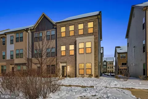 219 Oakpine Dr, Laurel, MD 20724