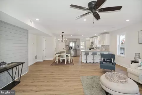 8012 Catherine Ave, Pasadena, MD 21122
