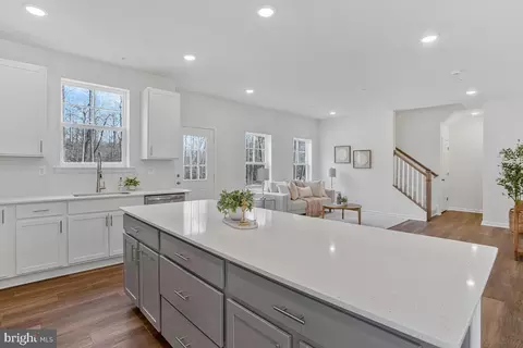 Entry Way - 1225 Juniper St, Shady Side, MD 20764 photo 2 of 13