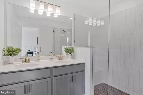 Bath - 1225 Juniper St, Shady Side, MD 20764 photo 2 of 2