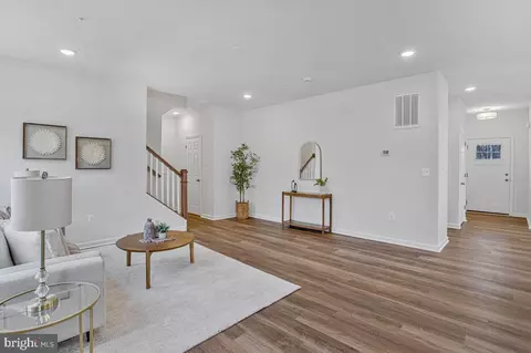 Entry Way - 1225 Juniper St, Shady Side, MD 20764 photo 4 of 13