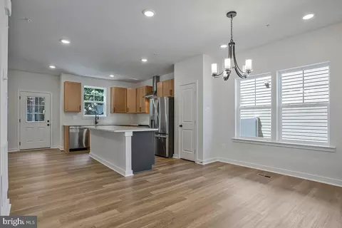 1225 Juniper St, Shady Side, MD 20764 photo 4