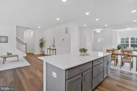 Entry Way - 1225 Juniper St, Shady Side, MD 20764 photo 3 of 13