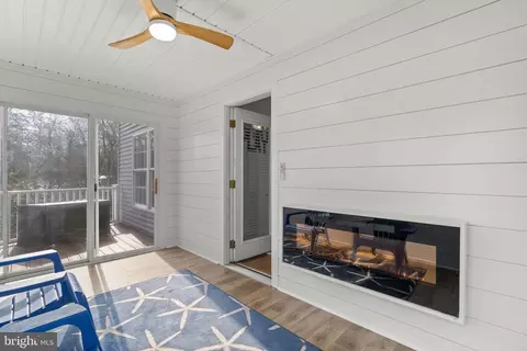 Entry Way - 889 Lynch Dr, Arnold, MD 21012 photo 3 of 13