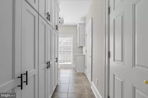 Entry Way - 889 Lynch Dr, Arnold, MD 21012 photo 6 of 13