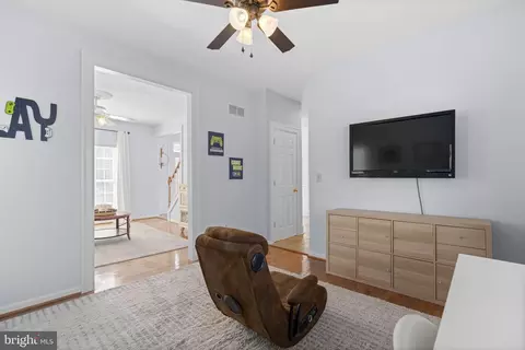 Entry Way - 889 Lynch Dr, Arnold, MD 21012 photo 2 of 13