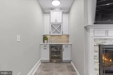 Entry Way - 889 Lynch Dr, Arnold, MD 21012 photo 5 of 13