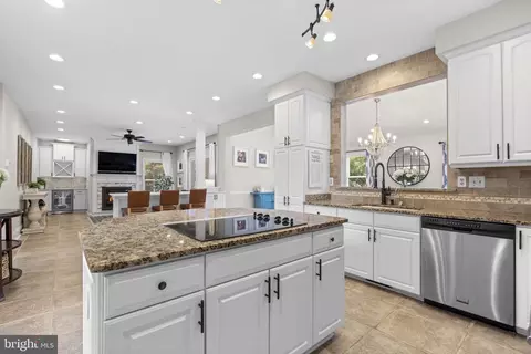 Kitchen - 889 Lynch Dr, Arnold, MD 21012 photo 5 of 5