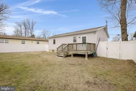 Exterior - 409 B Highland Dr, Edgewater, MD 21037 photo 6 of 6